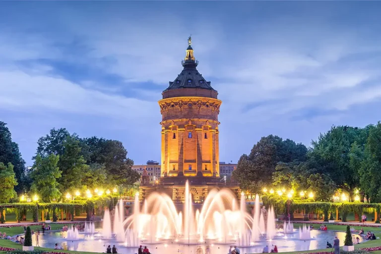 Mannheim, Wasserturm am Friedrichsplatz